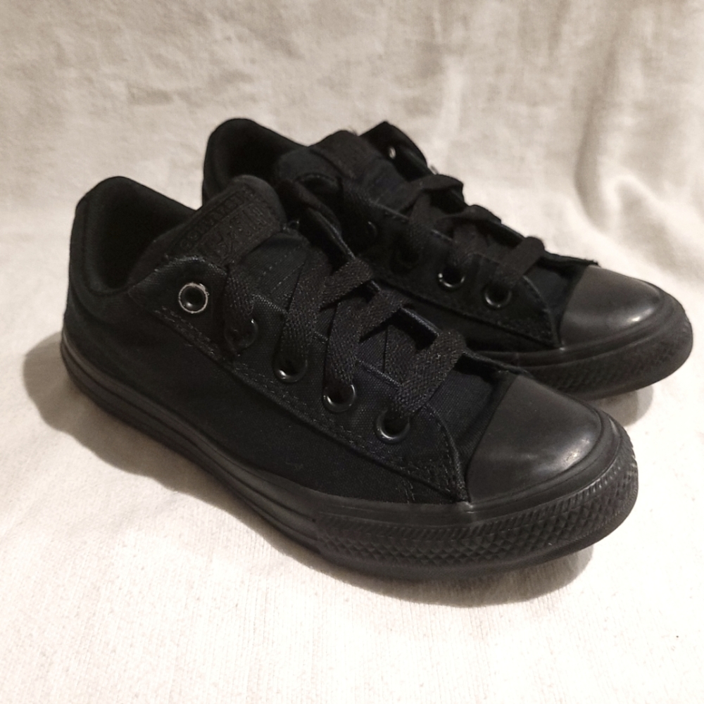 Converse Chuck Taylor All Star Kids Street Slip Sneaker, black monochrome size 2